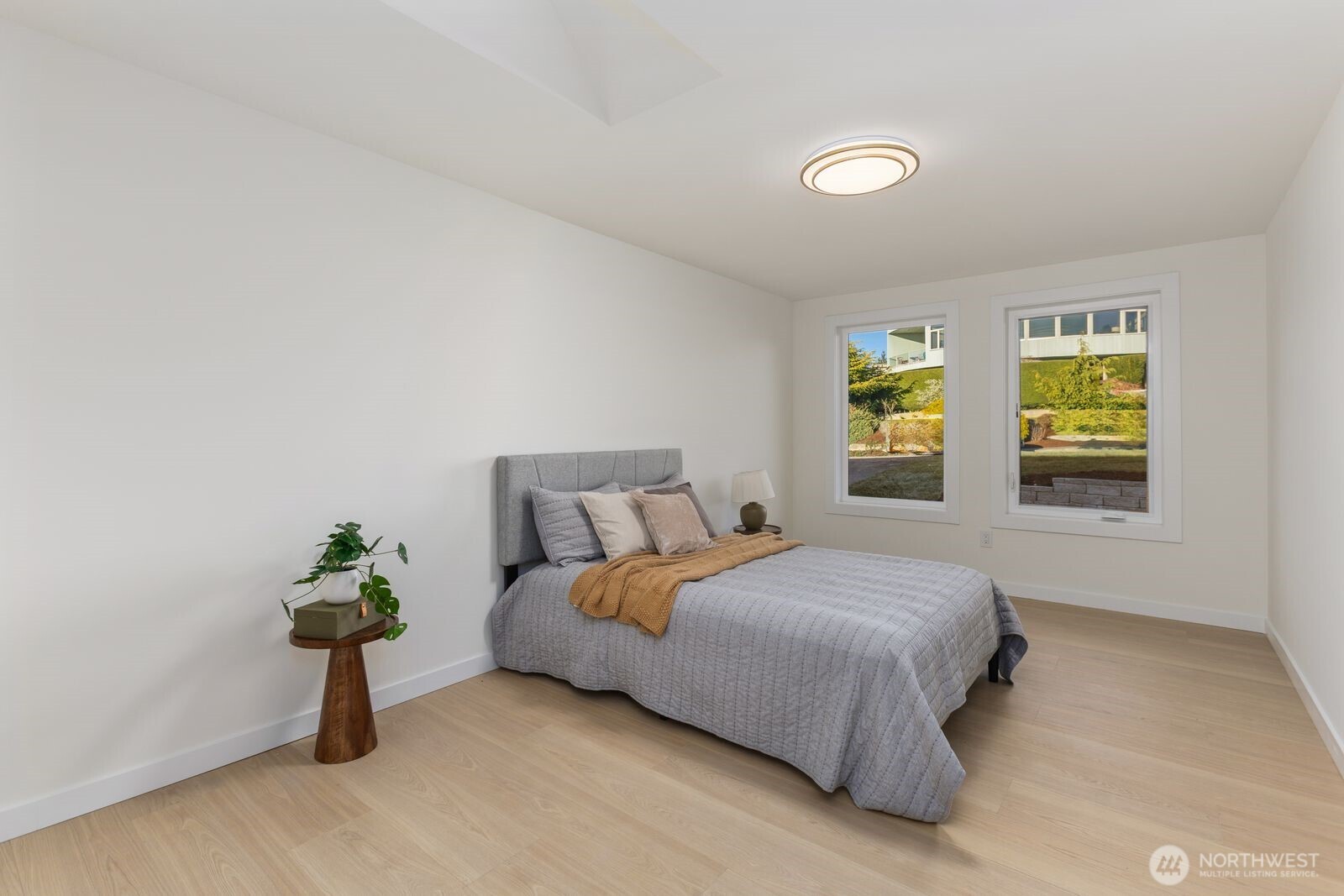 6710 N Parkview Lane , Tacoma, WA 98407