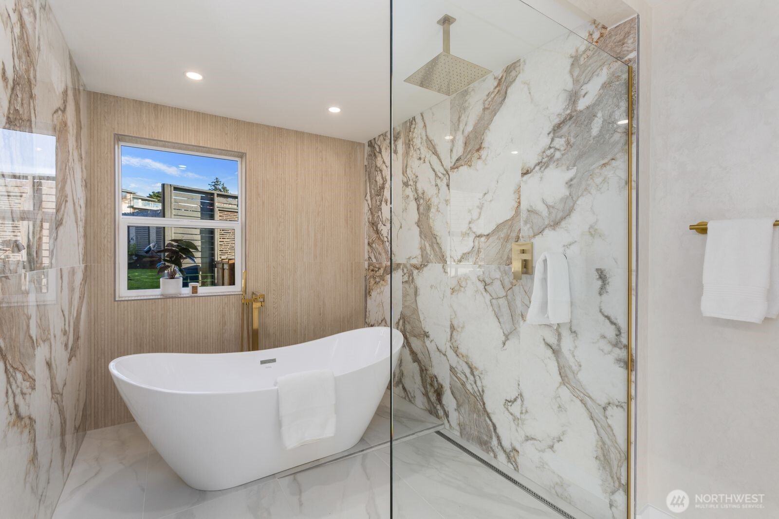 6710 N Parkview Lane , Tacoma, WA 98407