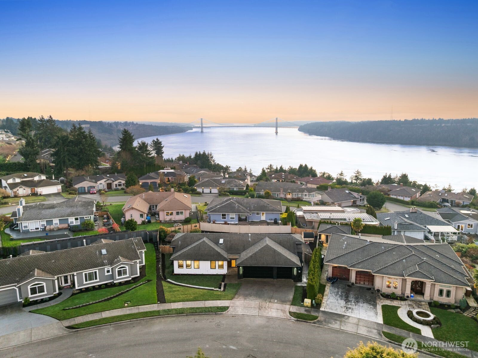 6710 N Parkview Lane , Tacoma, WA 98407