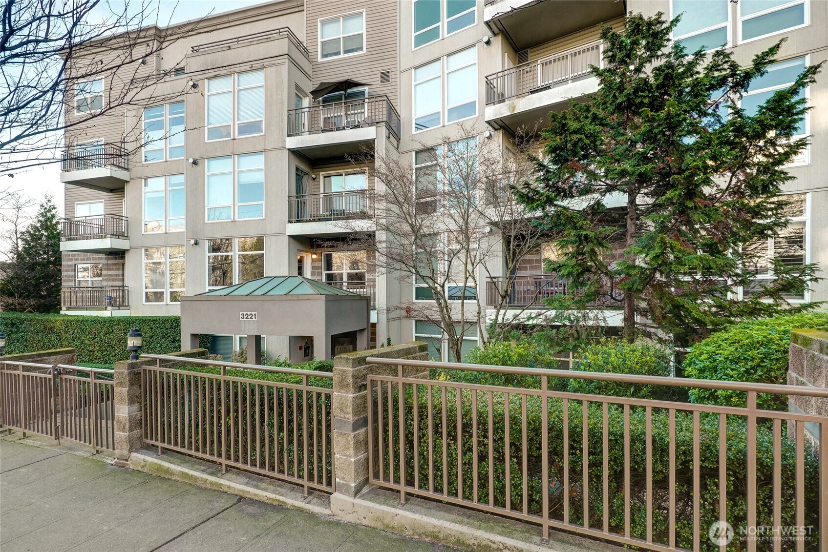 3221 SW Avalon Way #313, Seattle, WA 98126
