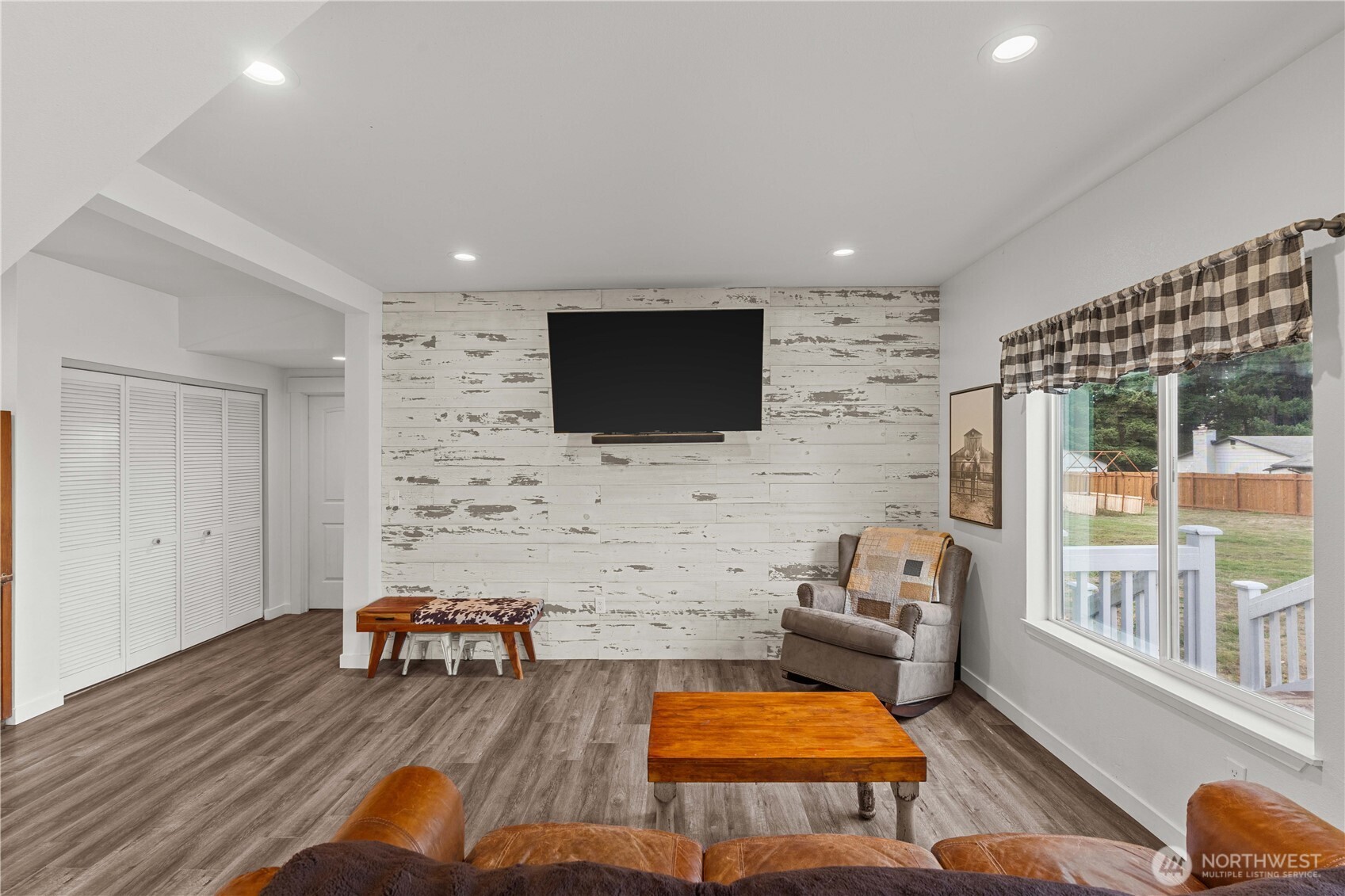 23610 94th Ave E , Graham, WA 98338