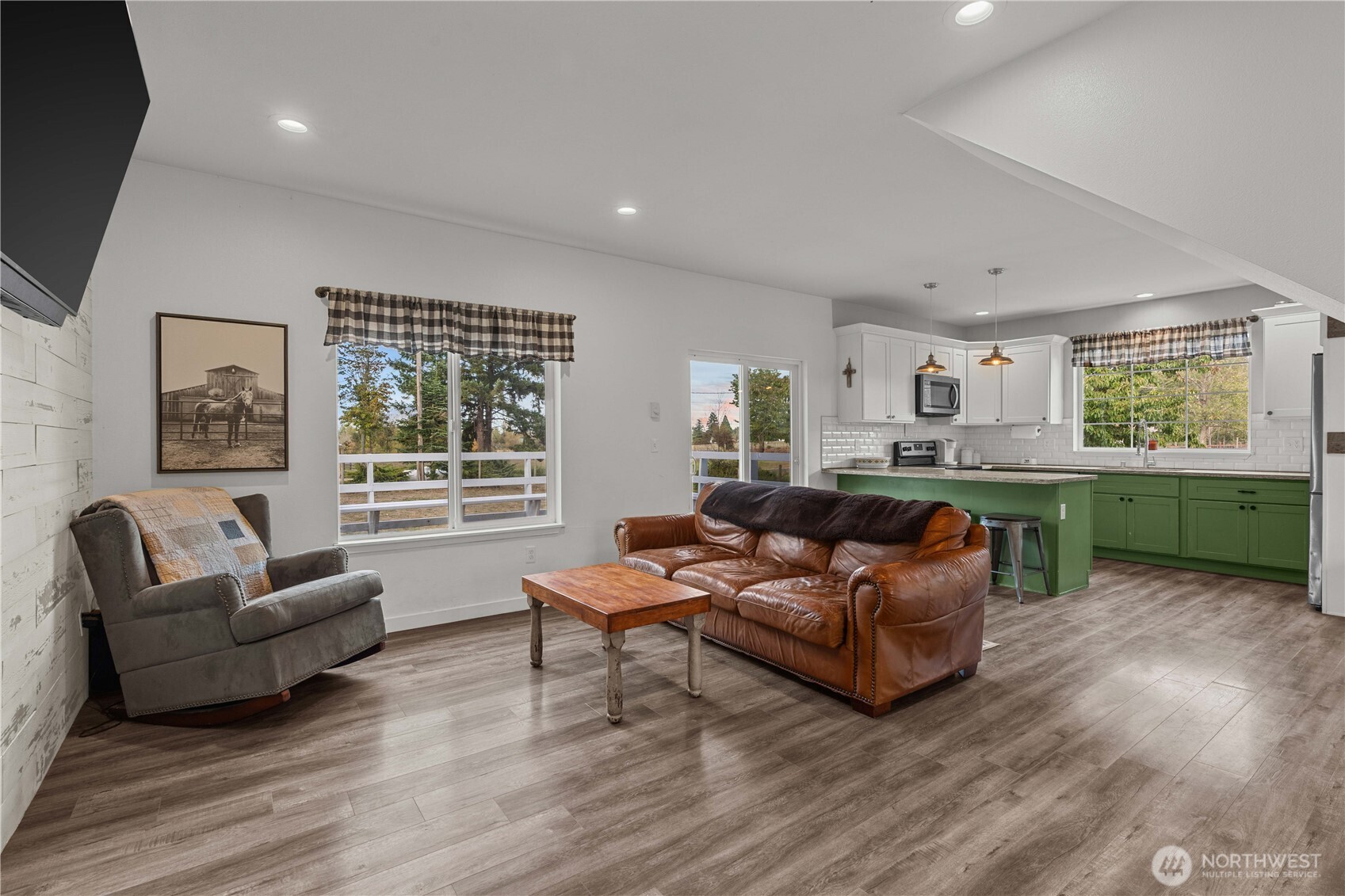 23610 94th Ave E , Graham, WA 98338