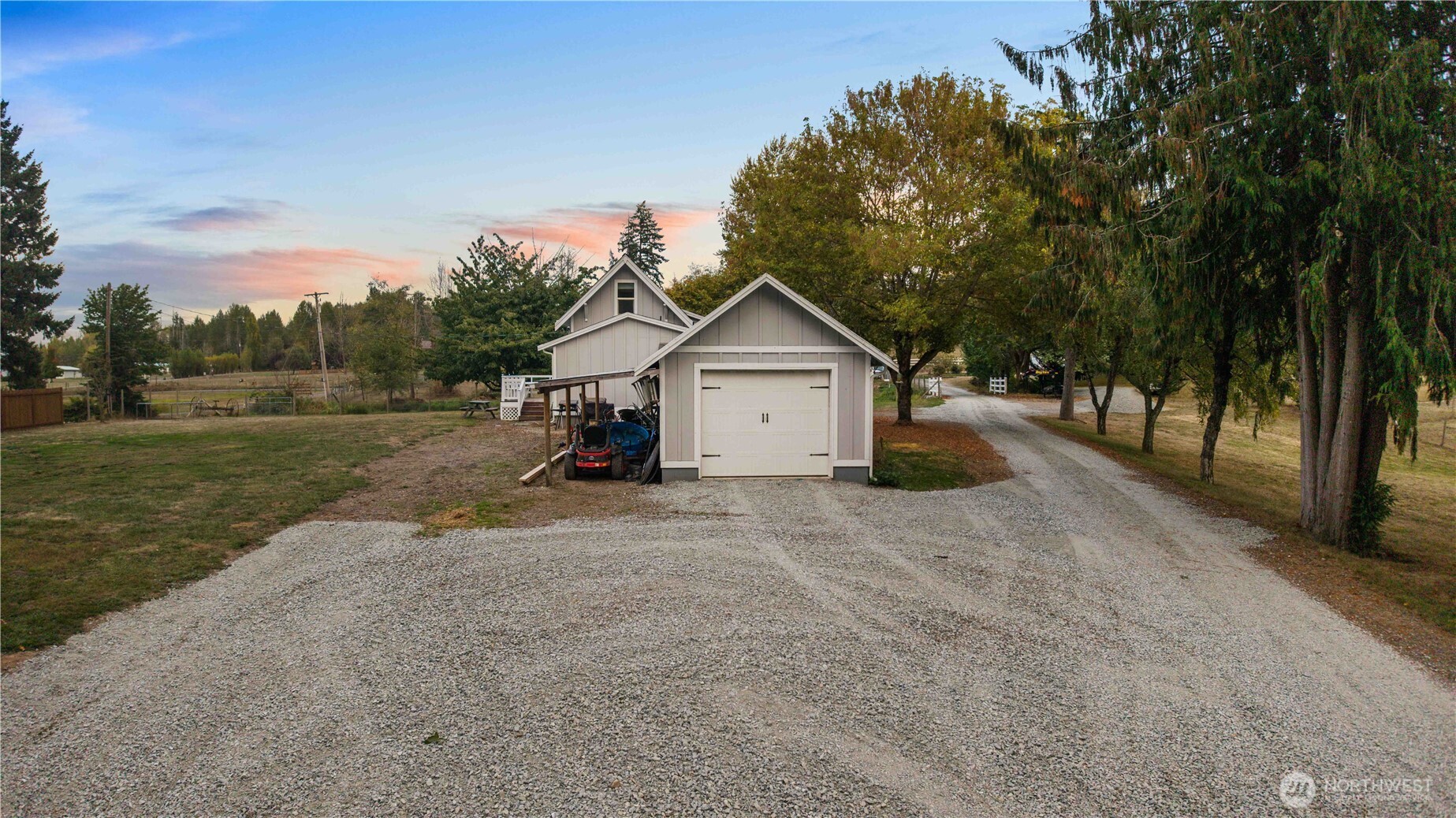 23610 94th Ave E , Graham, WA 98338