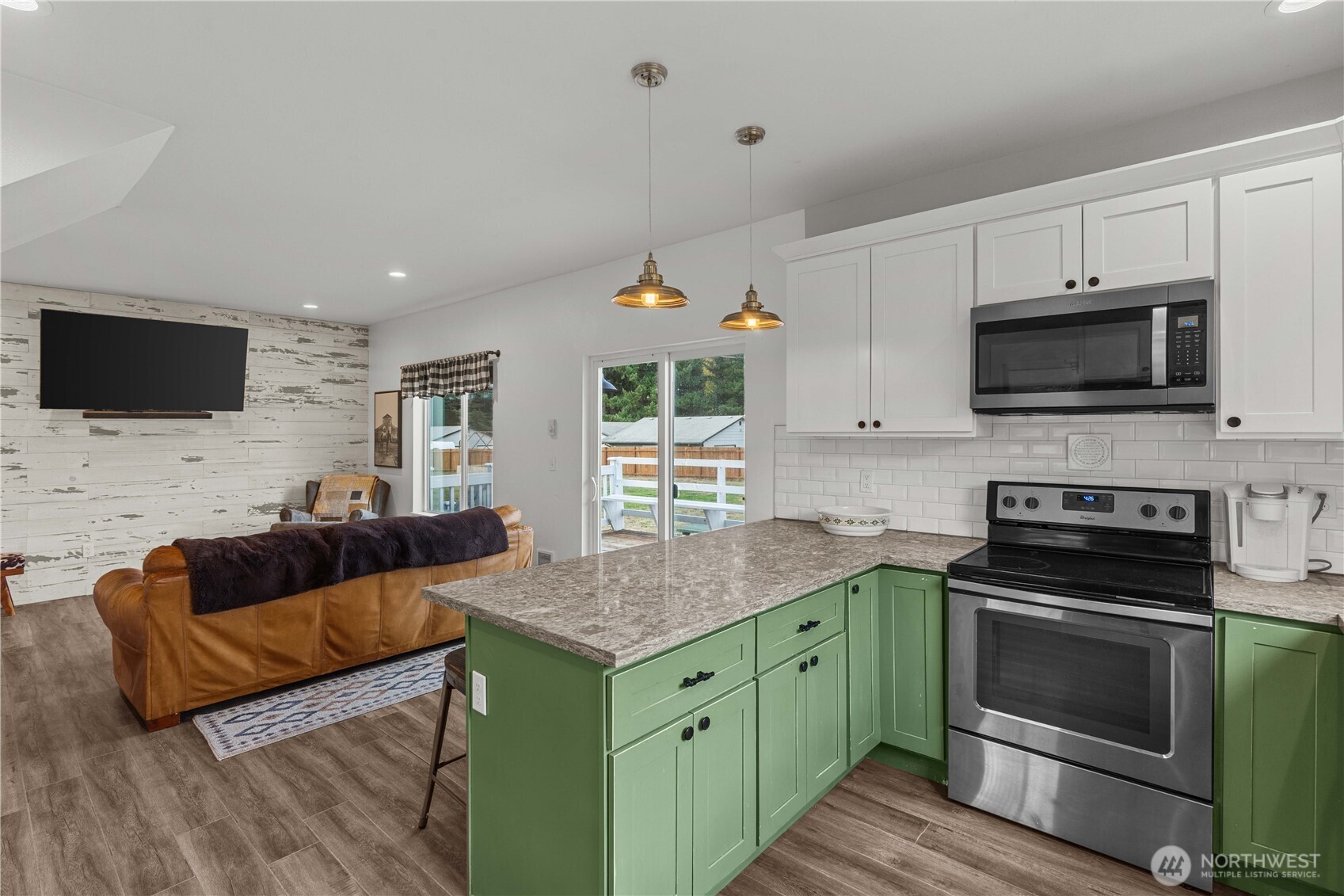 23610 94th Ave E , Graham, WA 98338