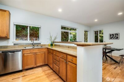 5523 Lakemont Boulevard SE #604, Bellevue, WA 98006 - Photo 12