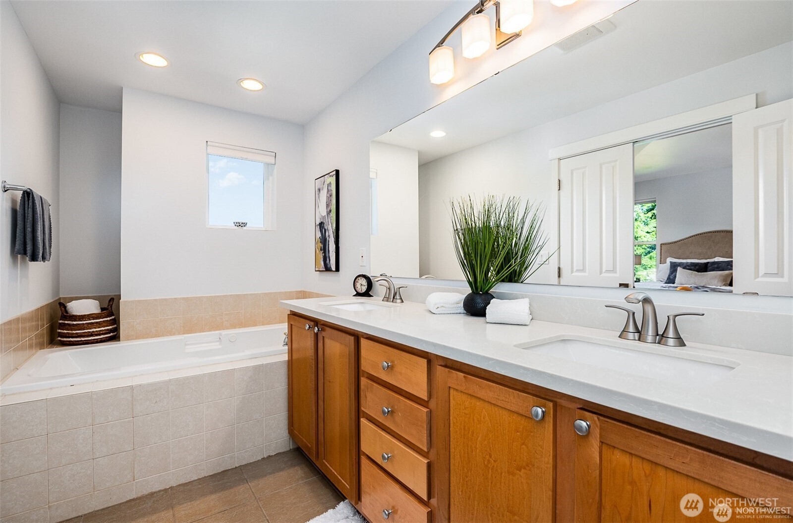 5523 Lakemont Boulevard SE #604, Bellevue, WA 98006