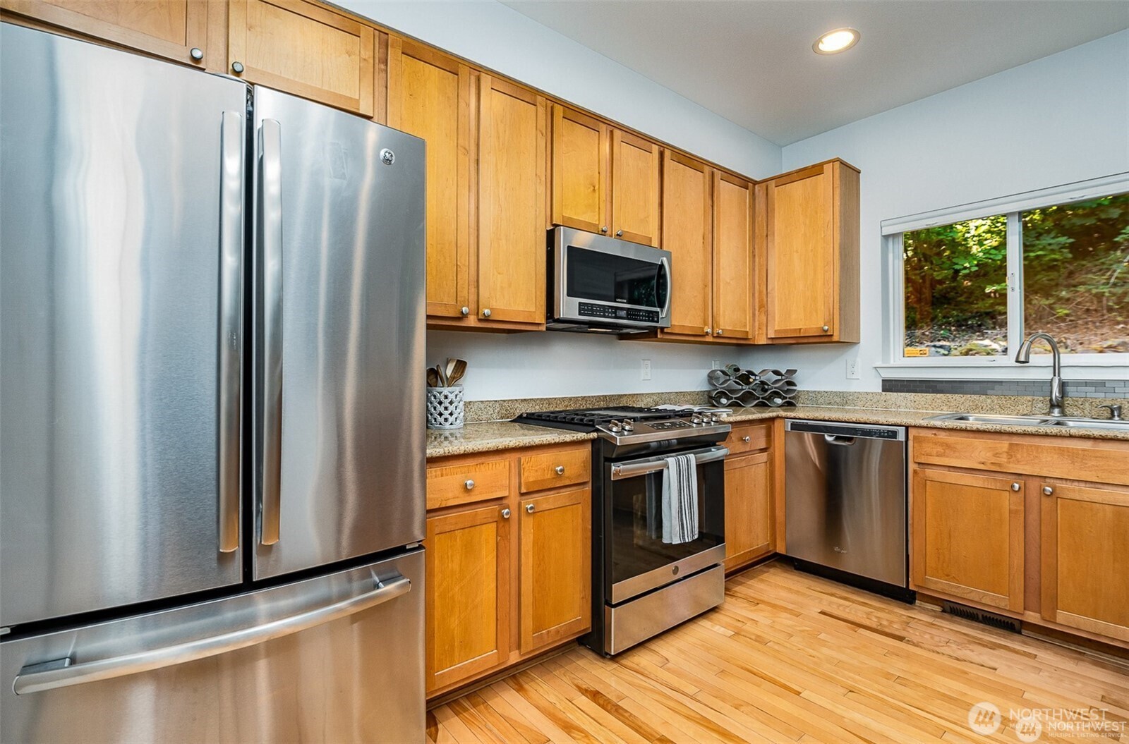 5523 Lakemont Boulevard SE #604, Bellevue, WA 98006