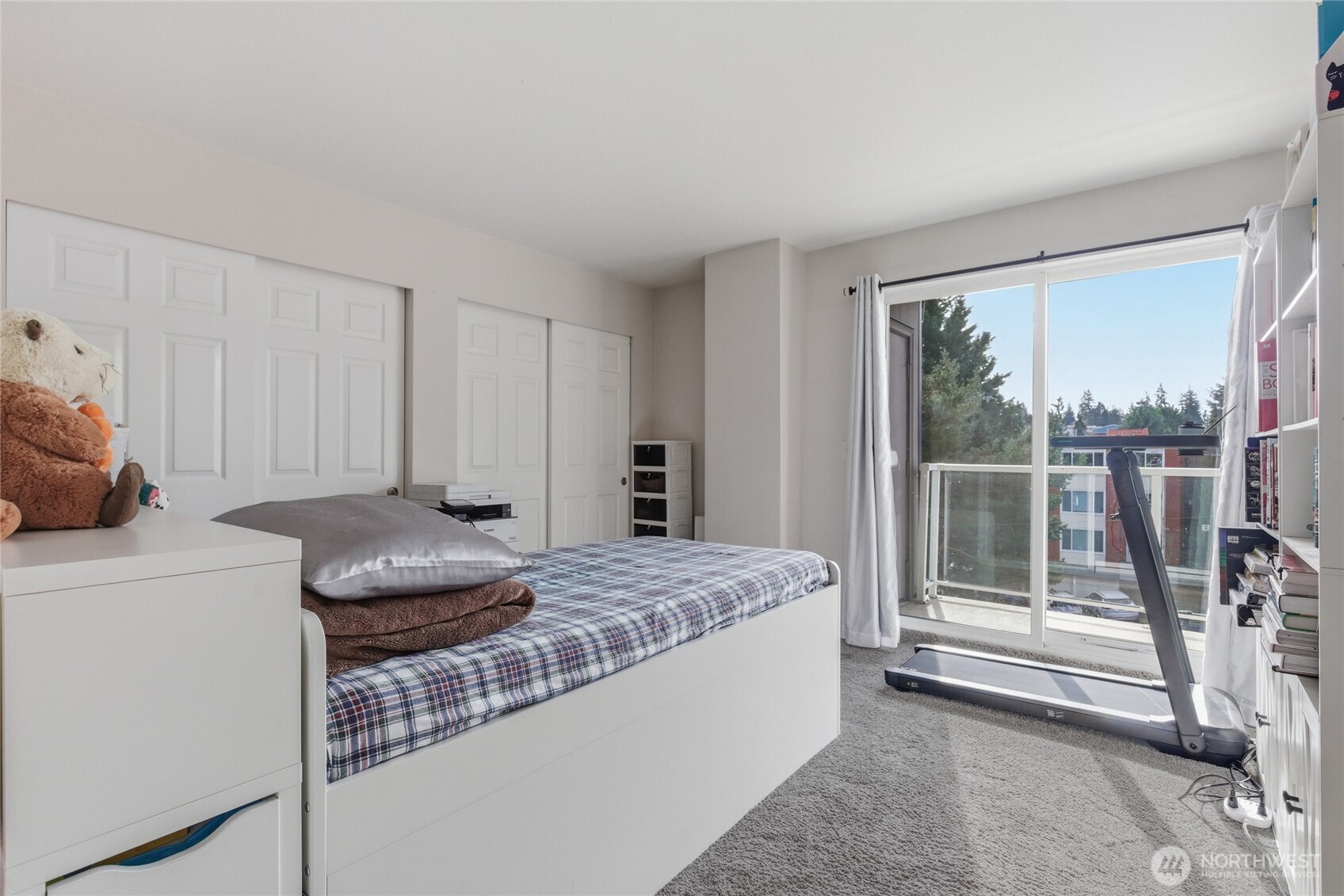 15020 Bothell Way NE #406, Lake Forest Park, WA 98155