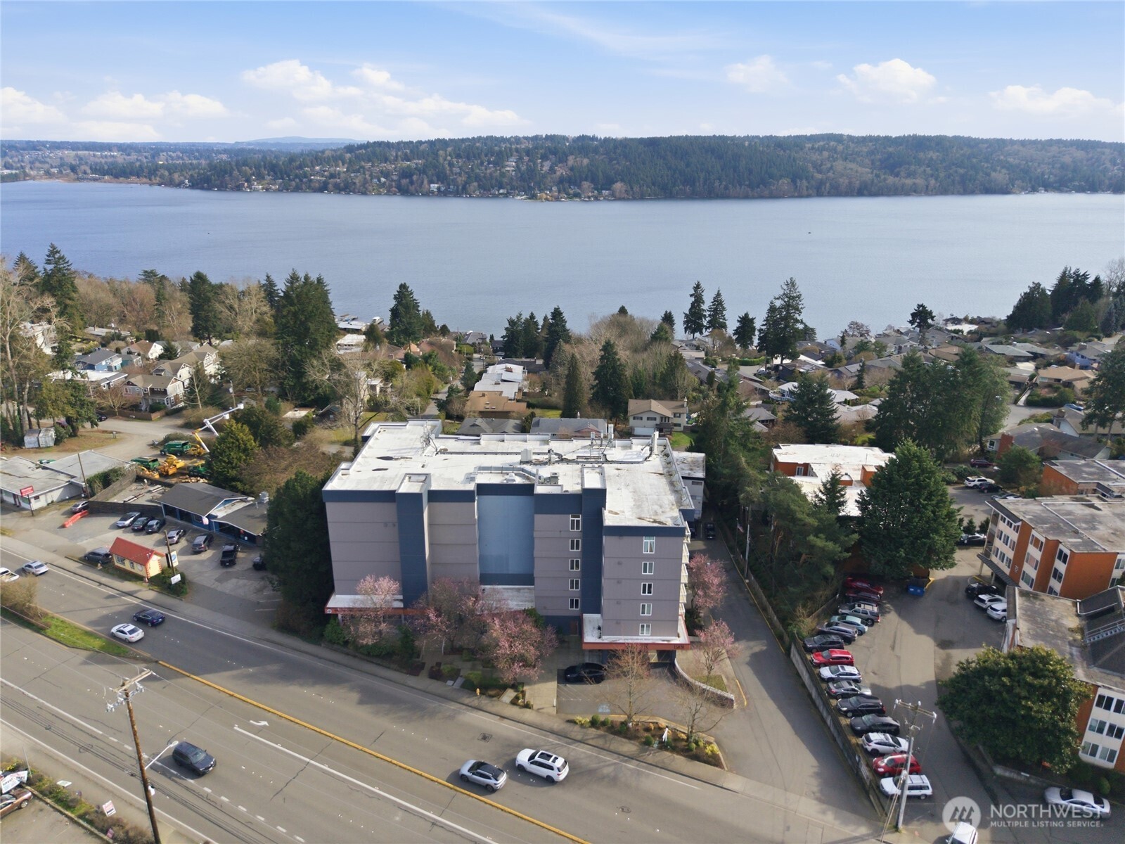 15020 Bothell Way NE #406, Lake Forest Park, WA 98155