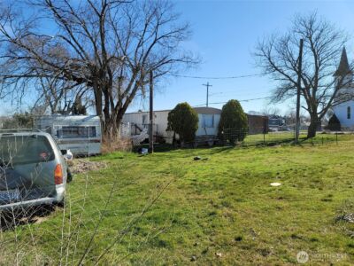 217 S Oak Avenue , Warden, WA 98857 - Photo 4