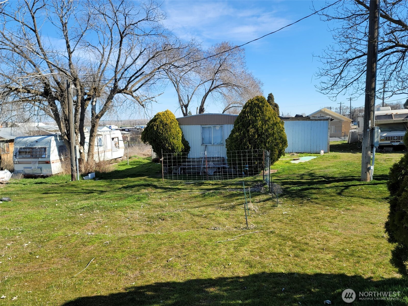 217 S Oak Avenue , Warden, WA 98857