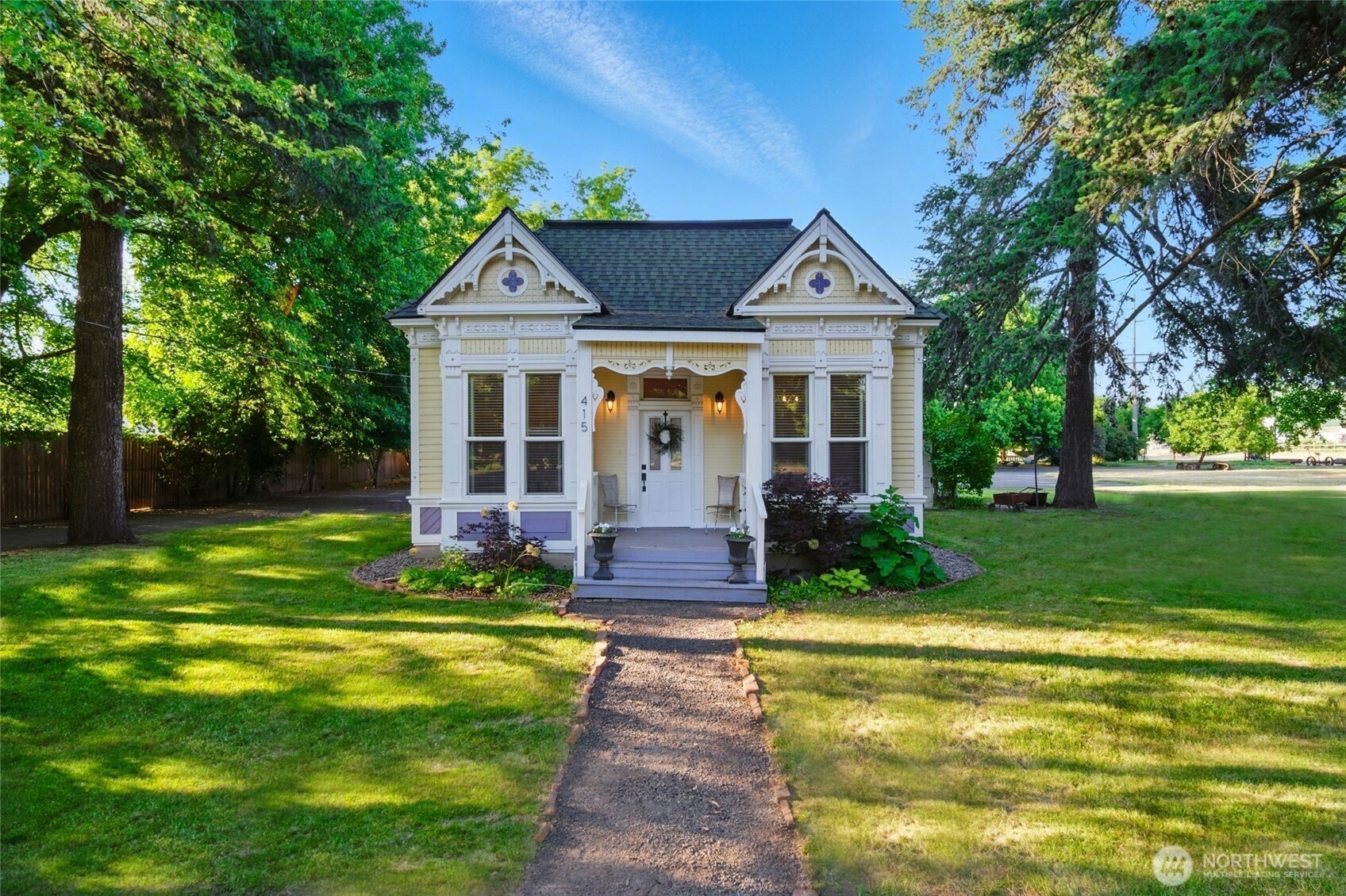 415 Preston Avenue , Waitsburg, WA 99361