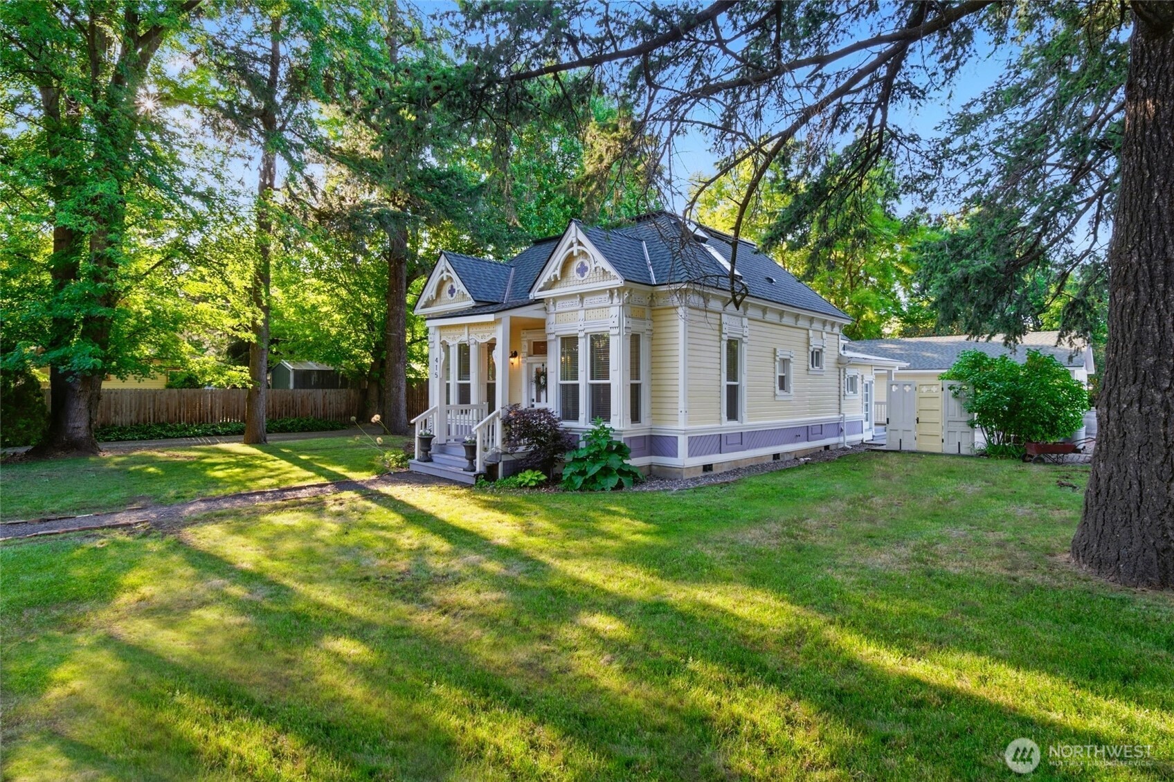 415 Preston Avenue , Waitsburg, WA 99361