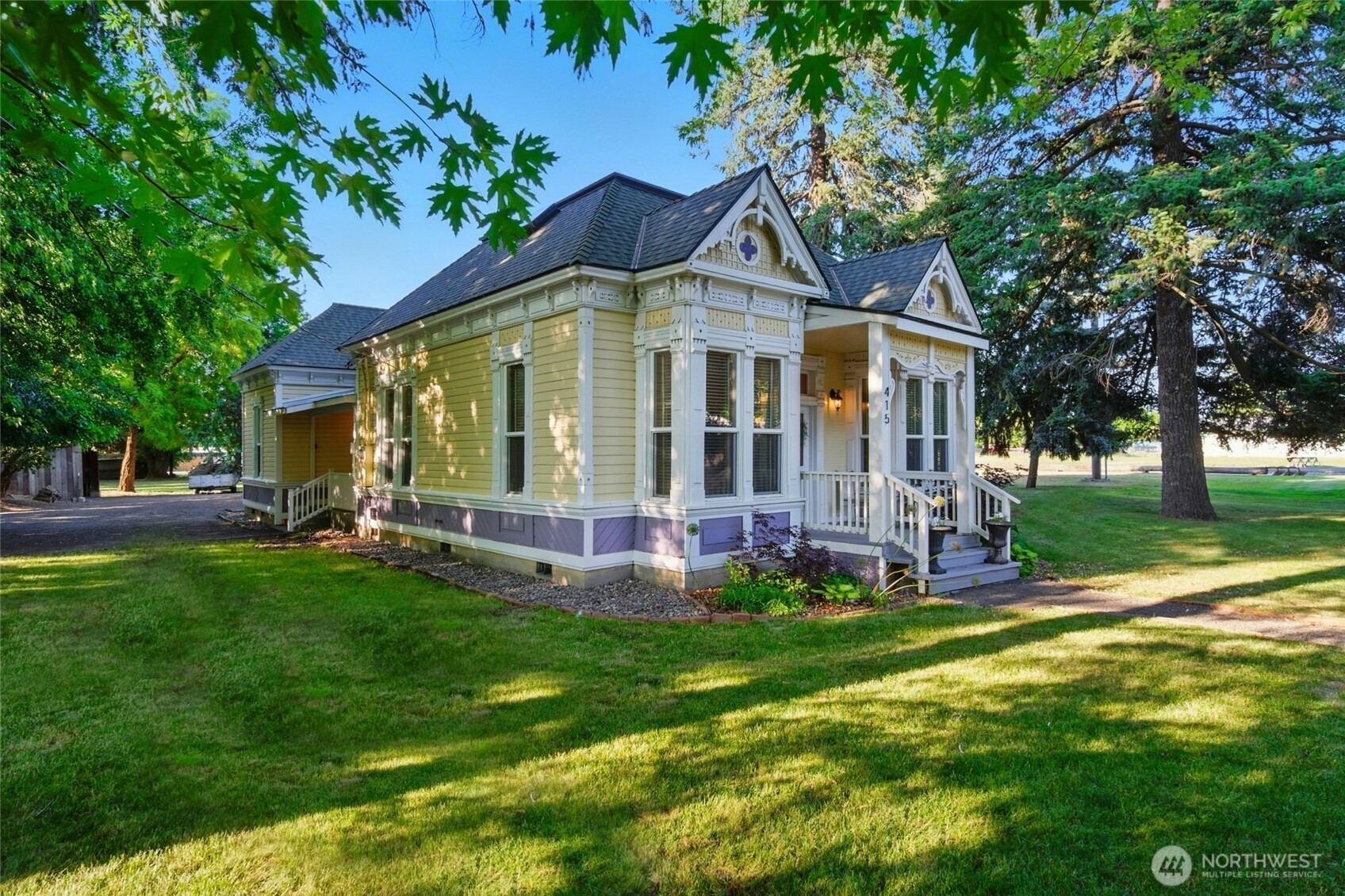 415 Preston Avenue , Waitsburg, WA 99361