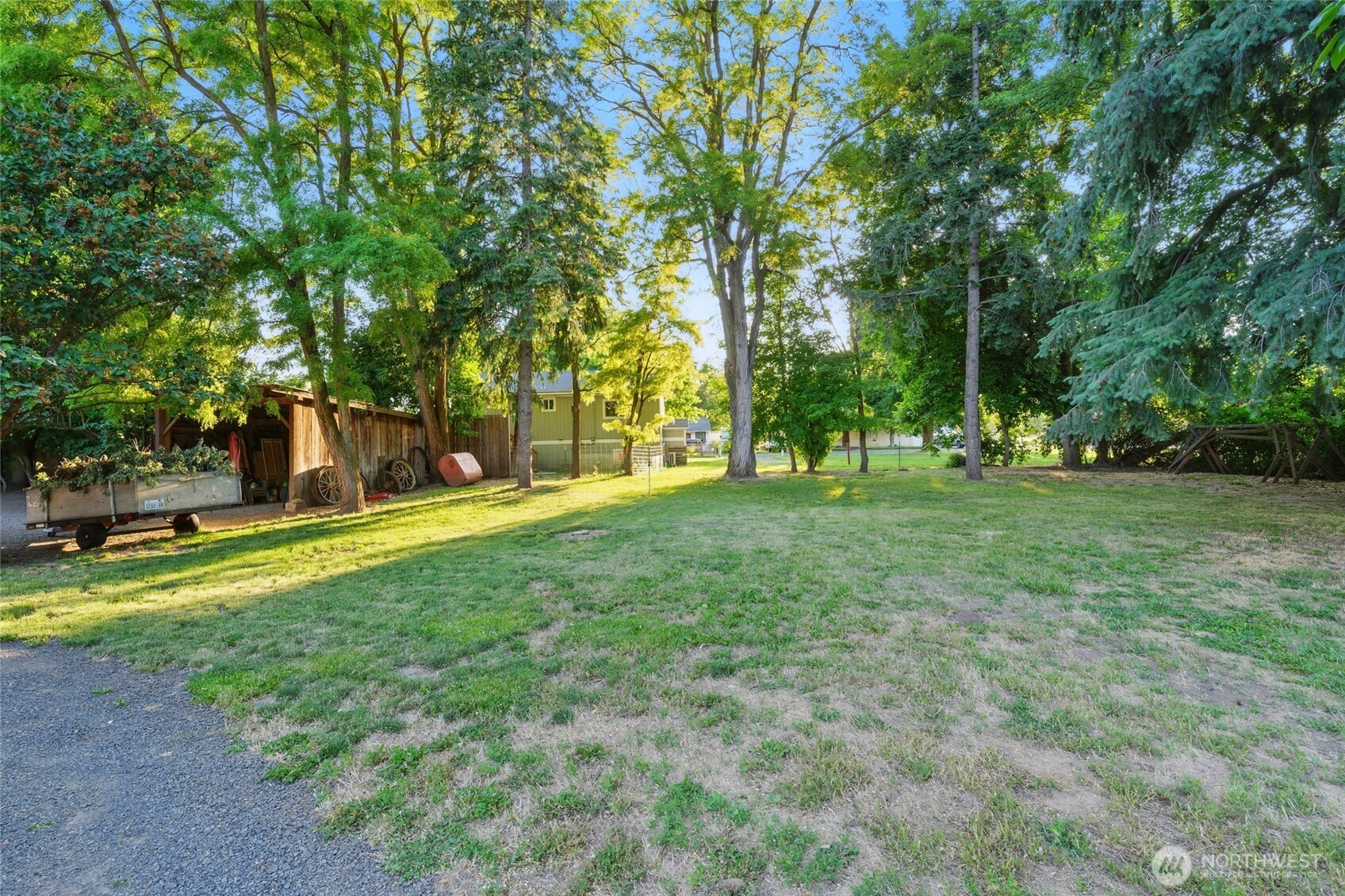 415 Preston Avenue , Waitsburg, WA 99361