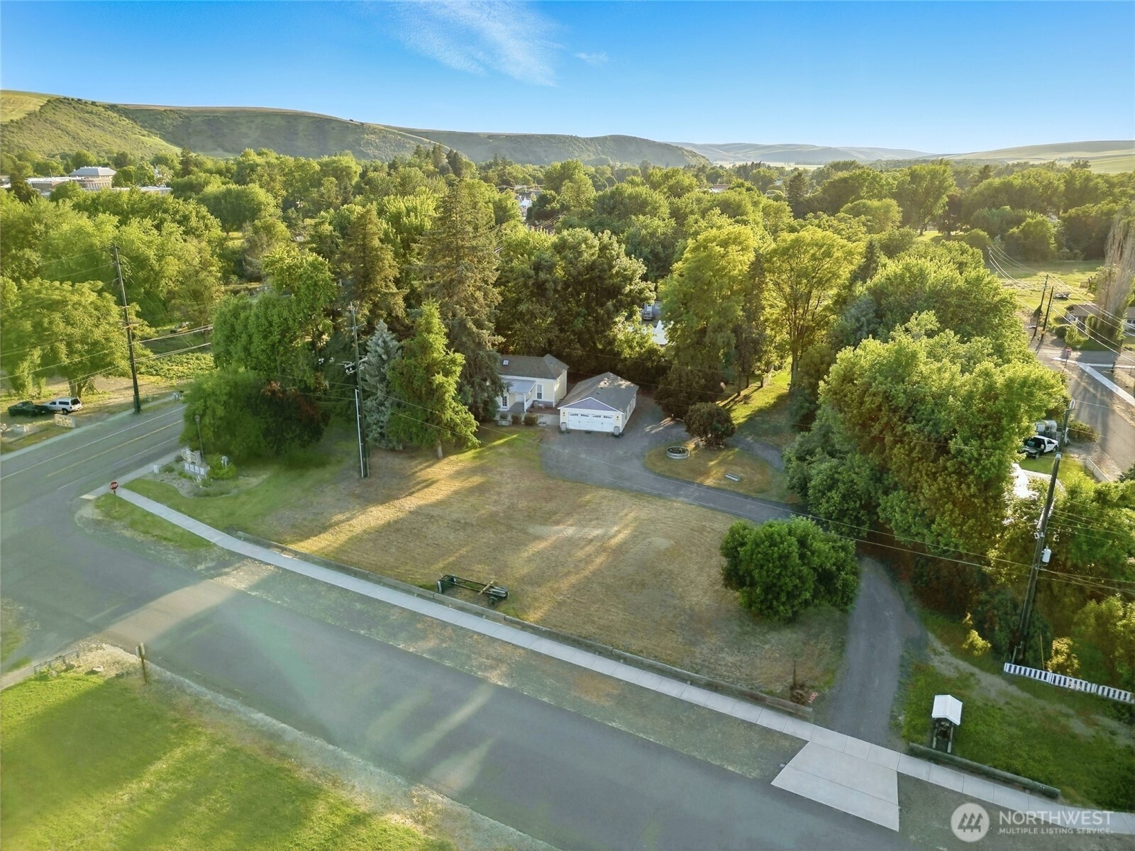 415 Preston Avenue , Waitsburg, WA 99361