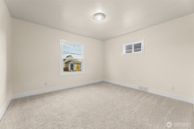 1229 Broadway Ave , Bremerton, WA 98337 - Photo 11