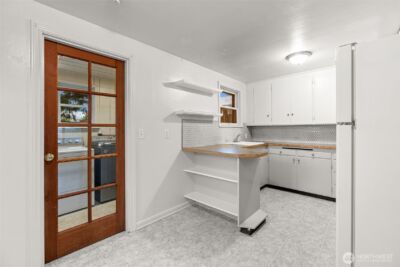 11469 37th Avenue SW, Seattle, WA 98146 - Photo 10