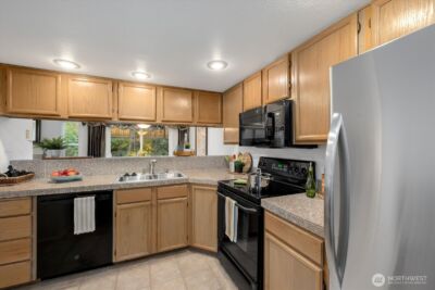 15907 NE 40th Way #32A, Redmond, WA 98052 - Photo 11