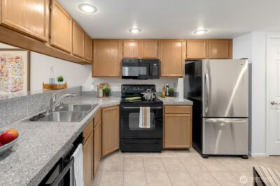 15907 NE 40th Way #32A, Redmond, WA 98052 - Photo 12