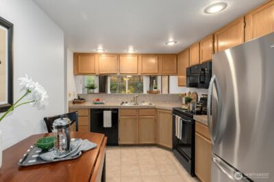 15907 NE 40th Way #32A, Redmond, WA 98052 - Photo 10