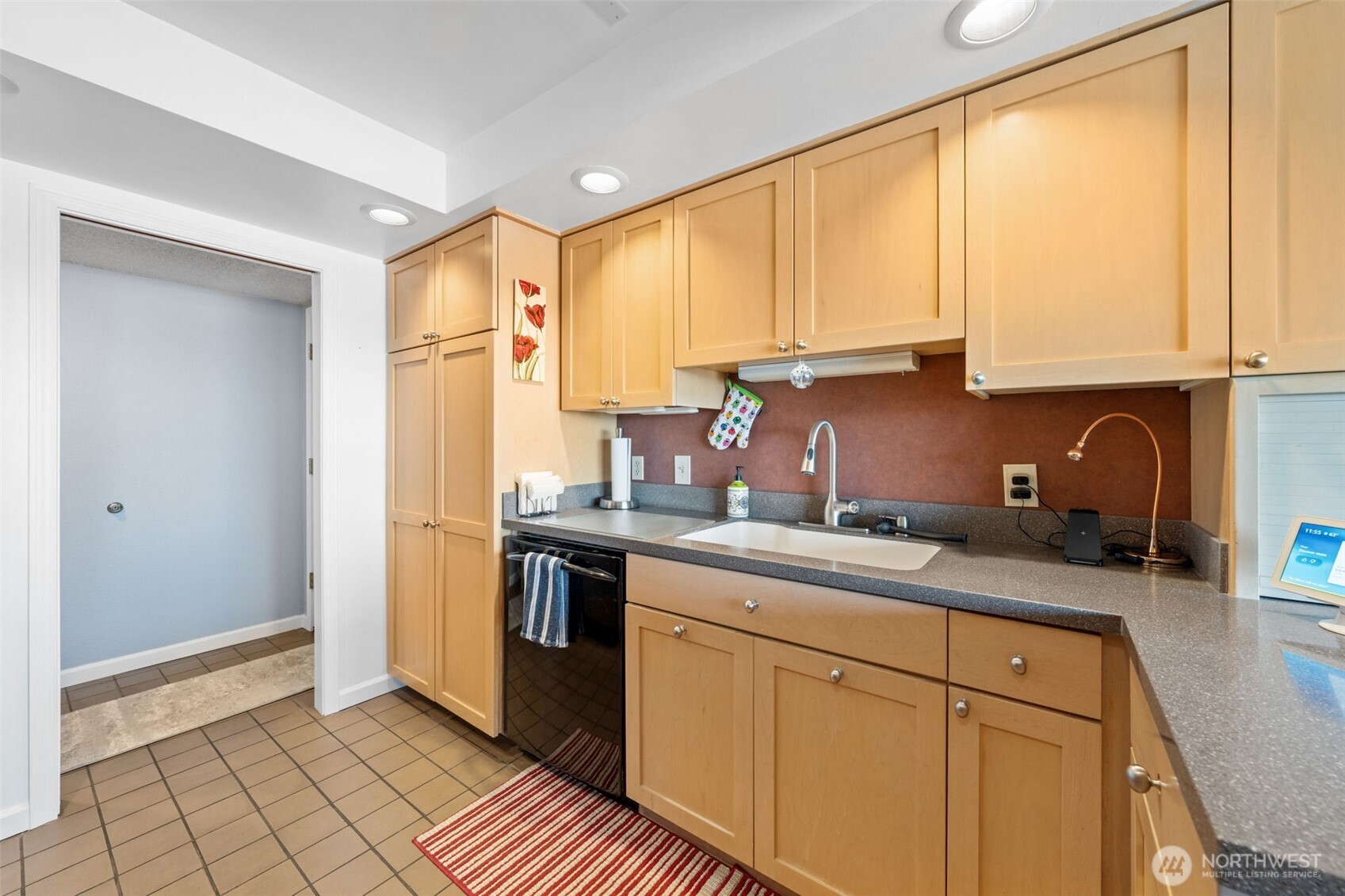 28313 Redondo Way S #102, Des Moines, WA 98198