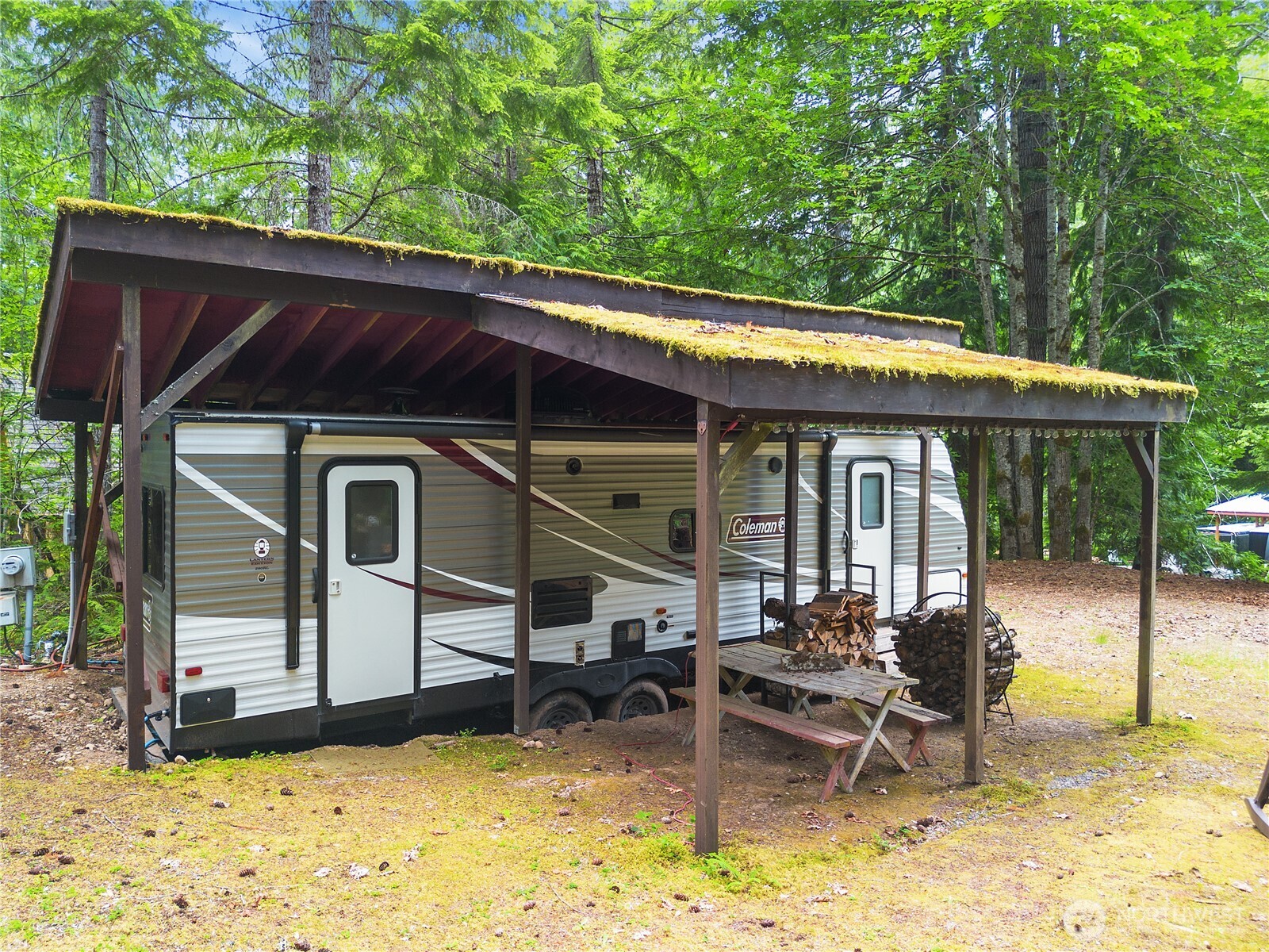 11 N Kitsap Place N, Hoodsport, WA 98548