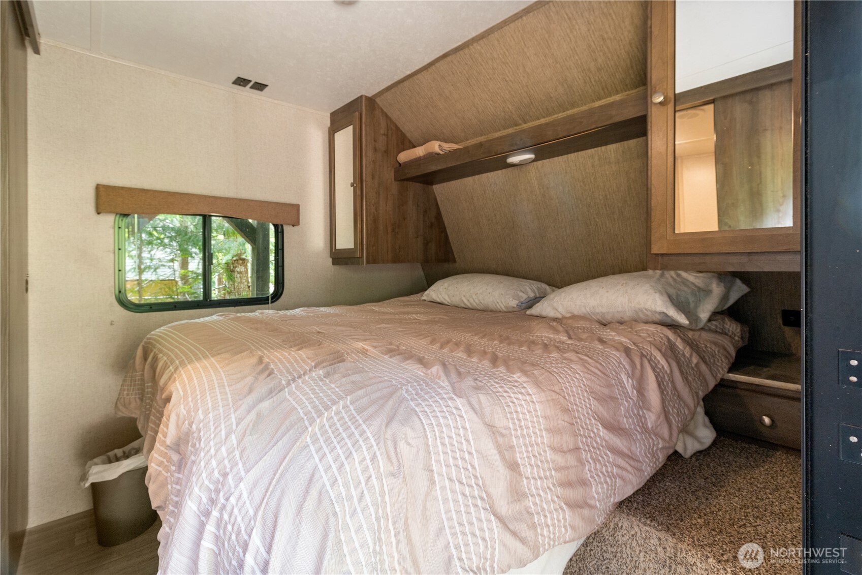 11 N Kitsap Place N, Hoodsport, WA 98548