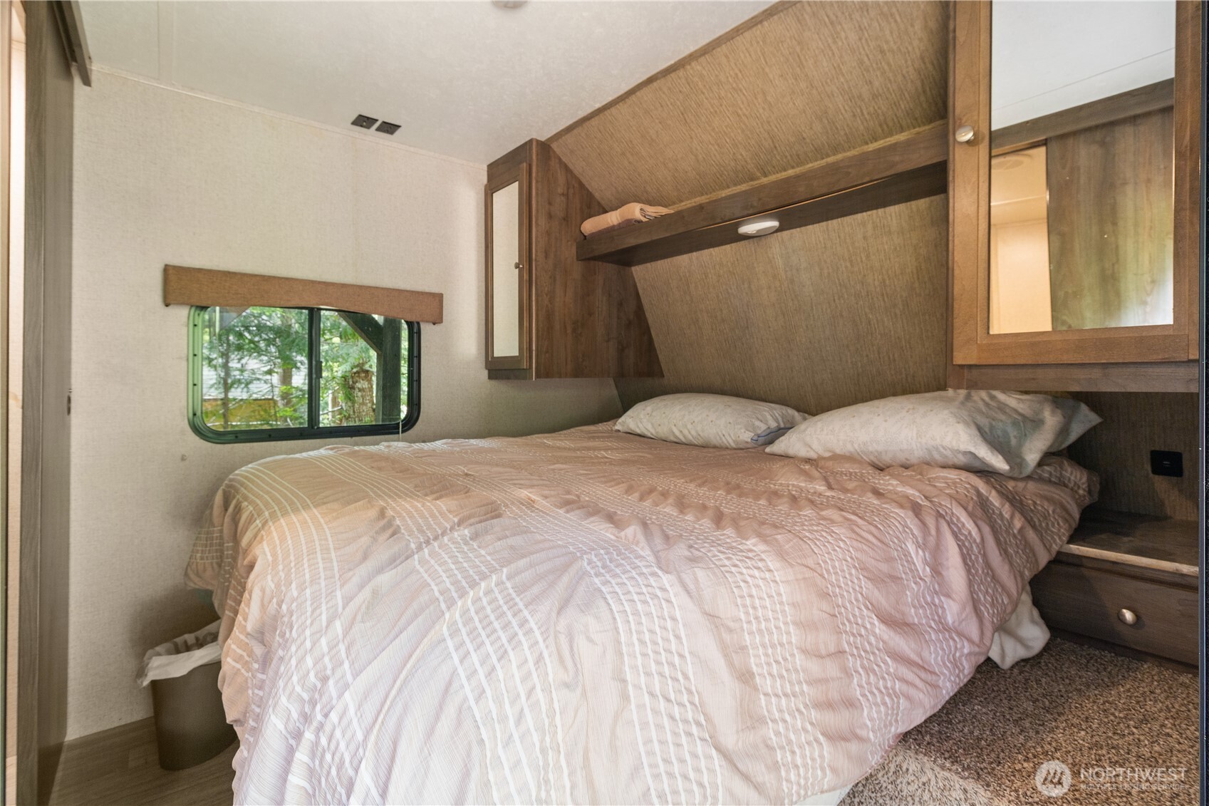 11 N Kitsap Place N, Hoodsport, WA 98548