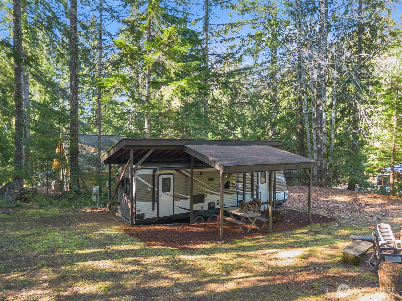 11 N Kitsap Place N, Hoodsport, WA 98548