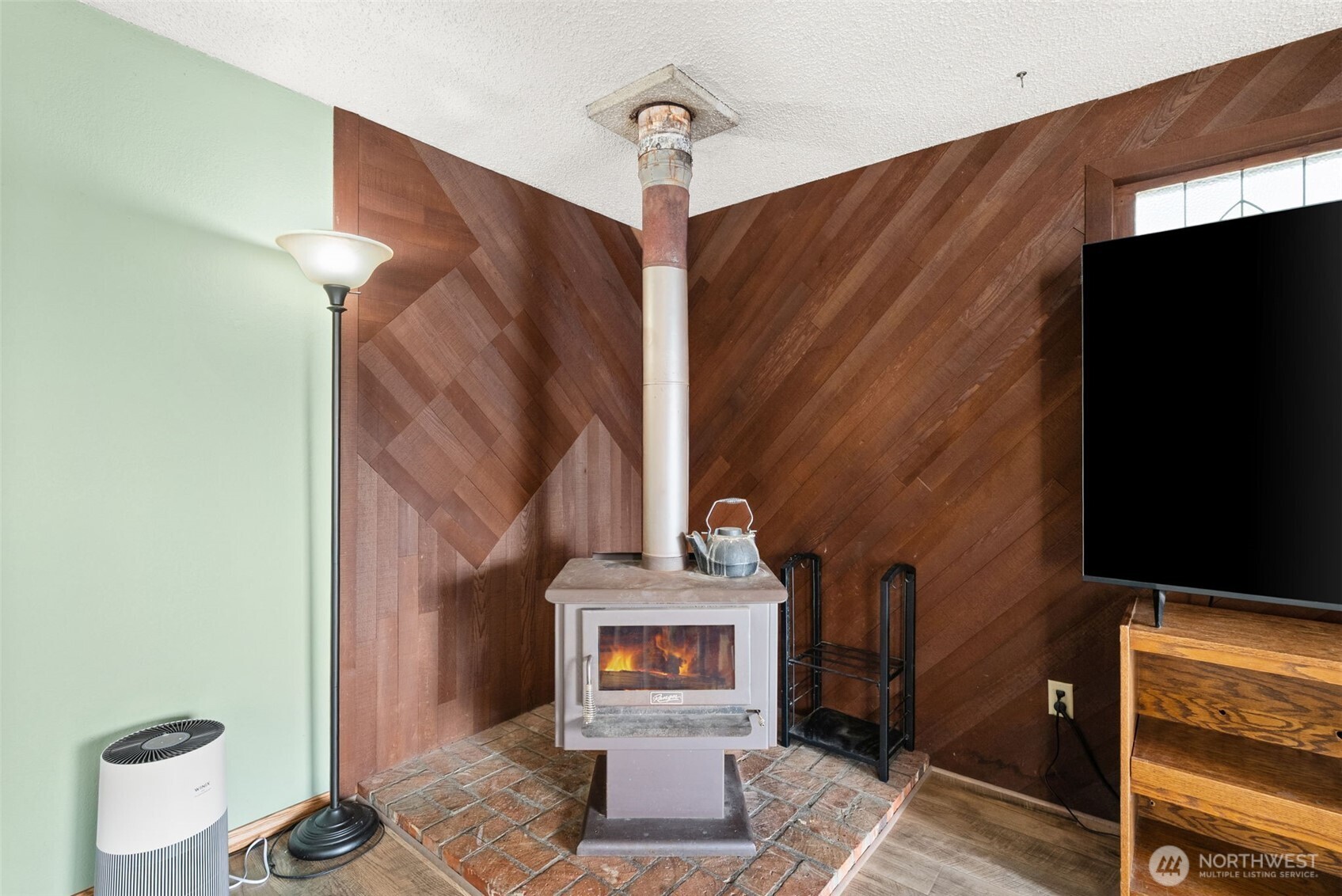 910 Wildwood Avenue NE, Napavine, WA 98532