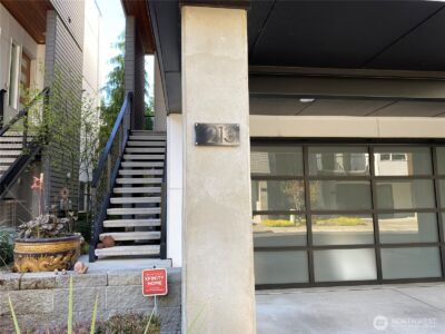 213 4th Court S, Kirkland, WA 98033 - Photo 2