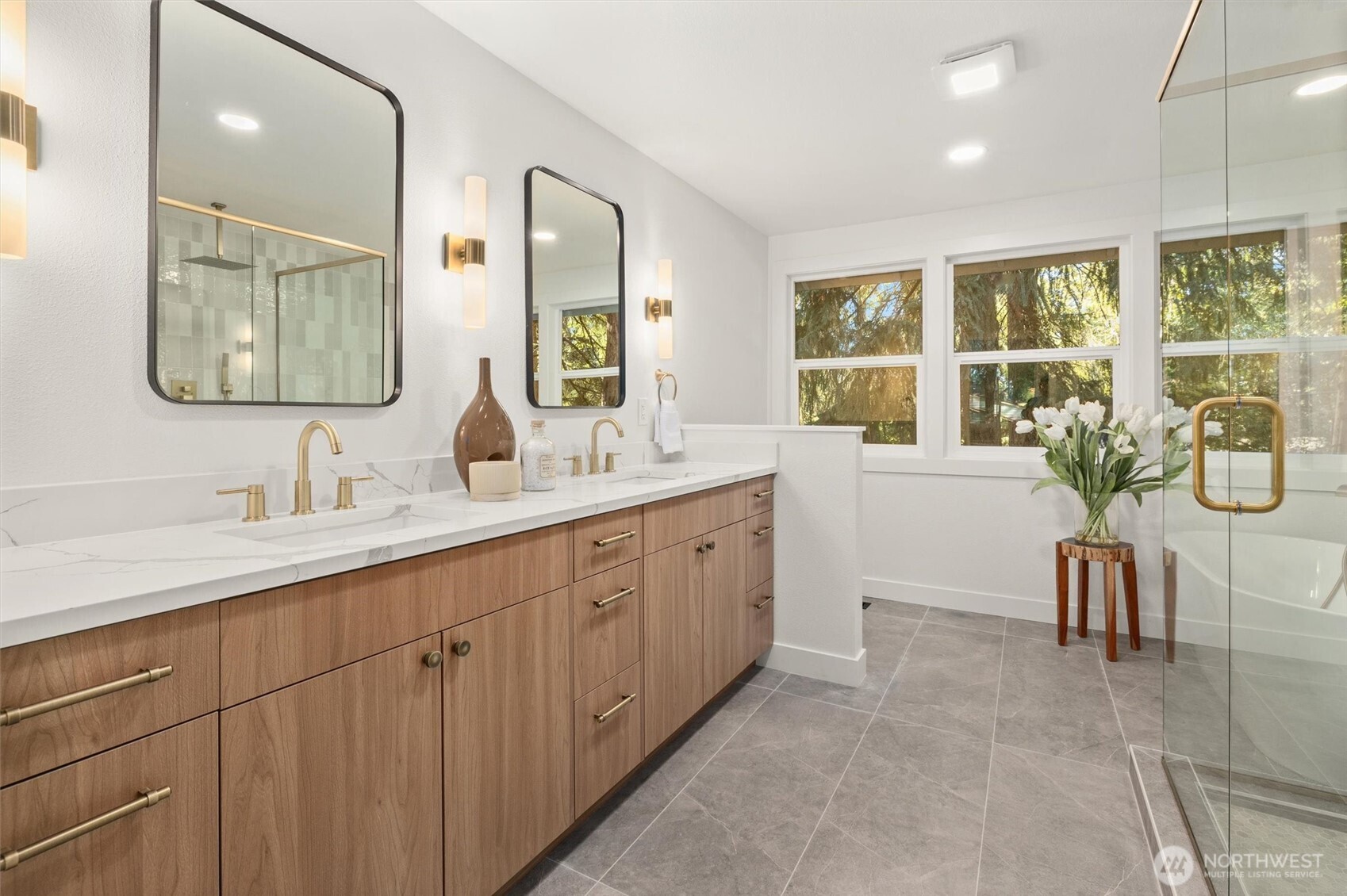 10406 115th Place NE, Kirkland, WA 98033-5017