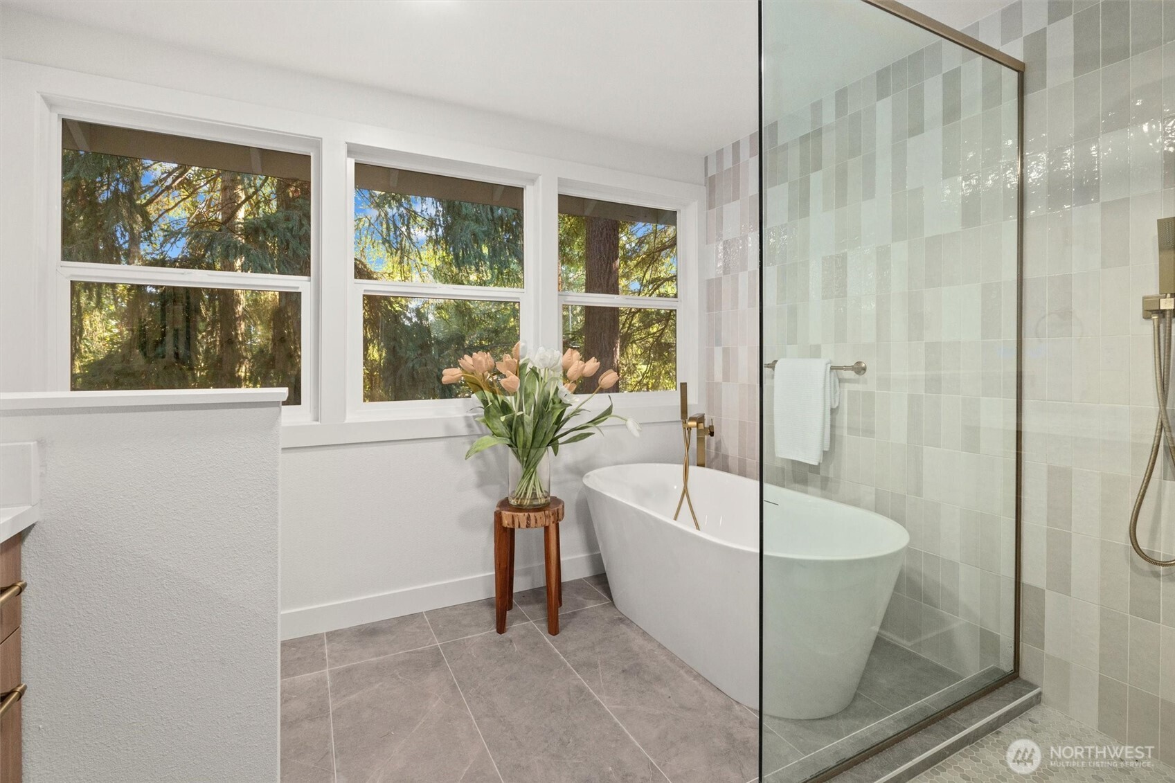 10406 115th Place NE, Kirkland, WA 98033-5017