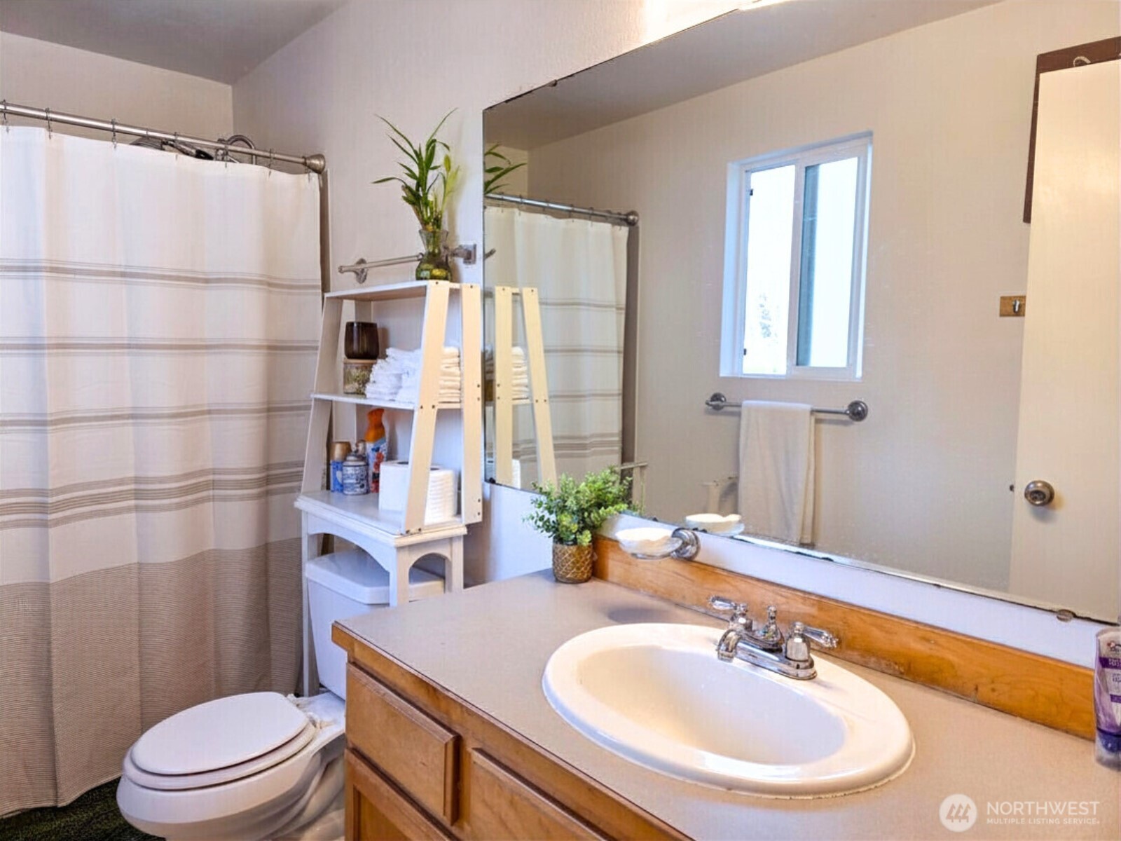 330 Elm St #201, Everett, WA 98203