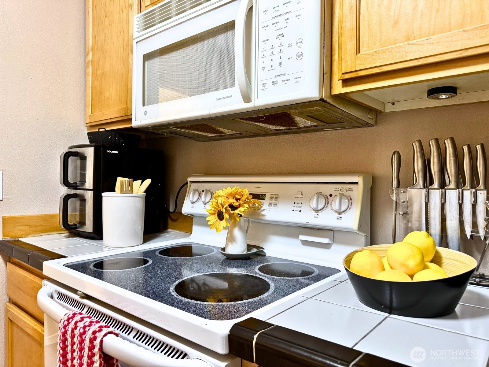 330 Elm St #201, Everett, WA 98203