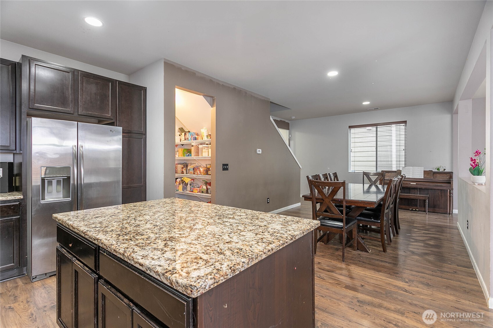 716 Brookstone Street , Mount Vernon, WA 98273