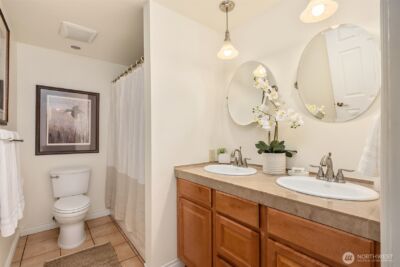 1049 Madison Avenue N, Bainbridge Island, WA 98110 - Photo 14