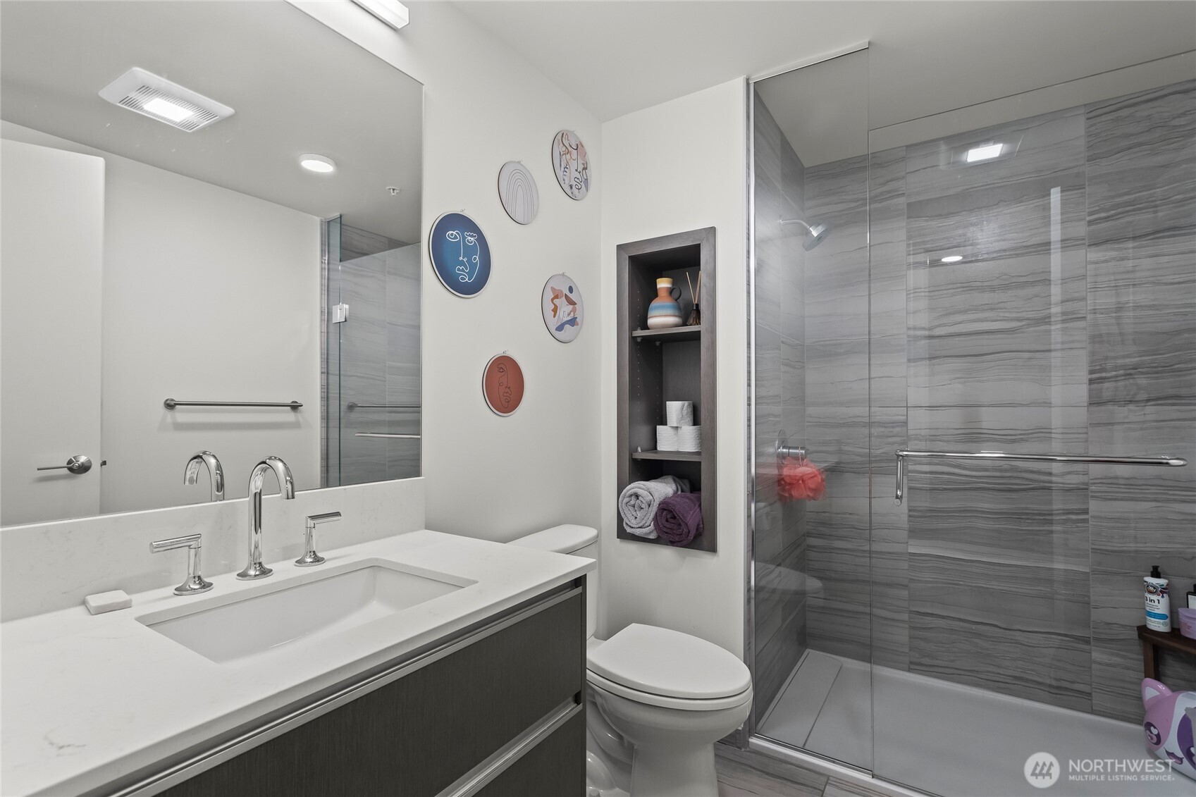 800 Columbia Street #703, Seattle, WA 98104