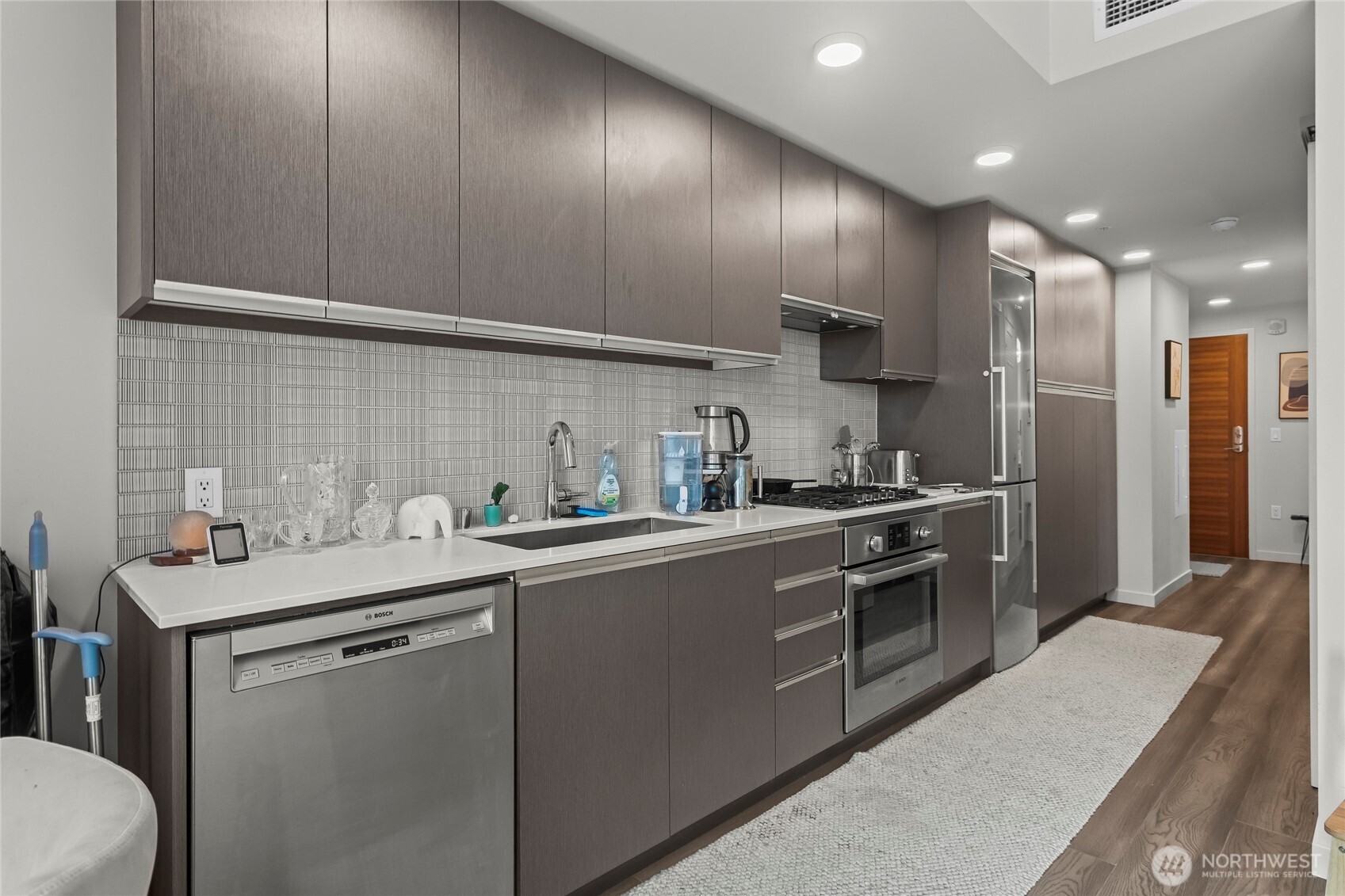 800 Columbia Street #703, Seattle, WA 98104