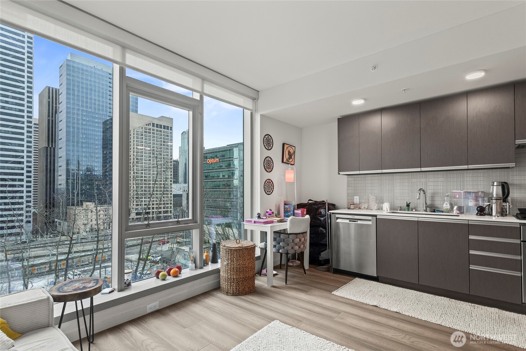 800 Columbia Street #703, Seattle, WA 98104