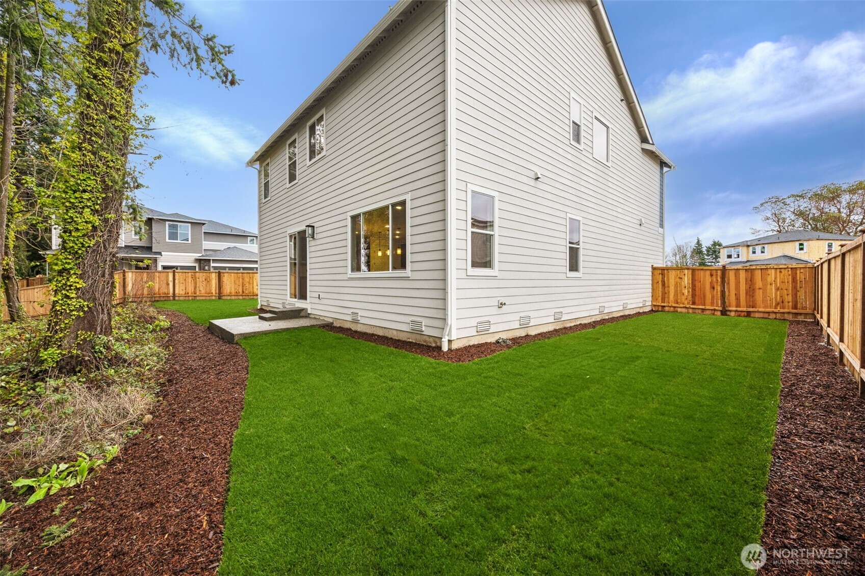 2207 Oak Court #8, Milton, WA 98354