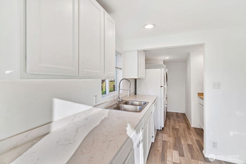 107 E Section Street , Mount Vernon, WA 98273