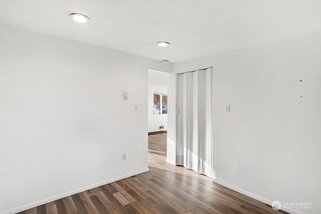 107 E Section Street , Mount Vernon, WA 98273