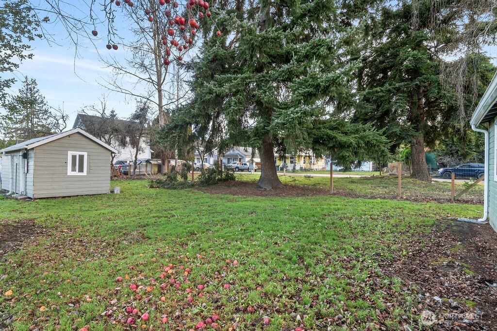 107 E Section Street , Mount Vernon, WA 98273
