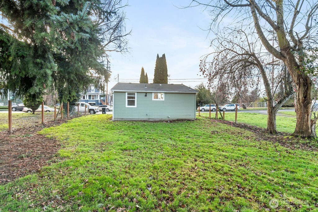 107 E Section Street , Mount Vernon, WA 98273