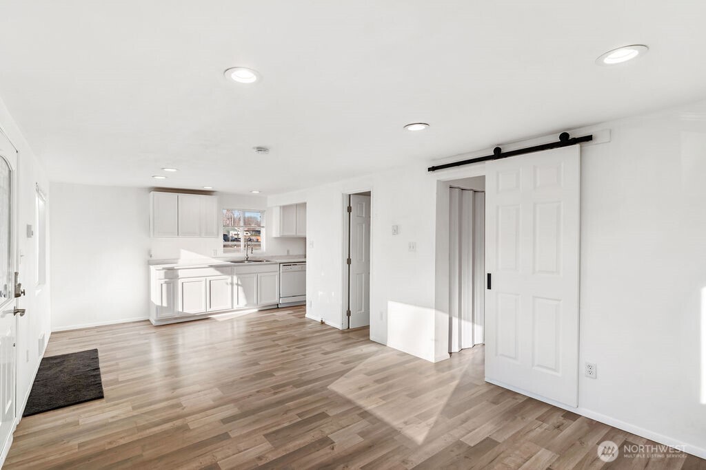 107 E Section Street , Mount Vernon, WA 98273