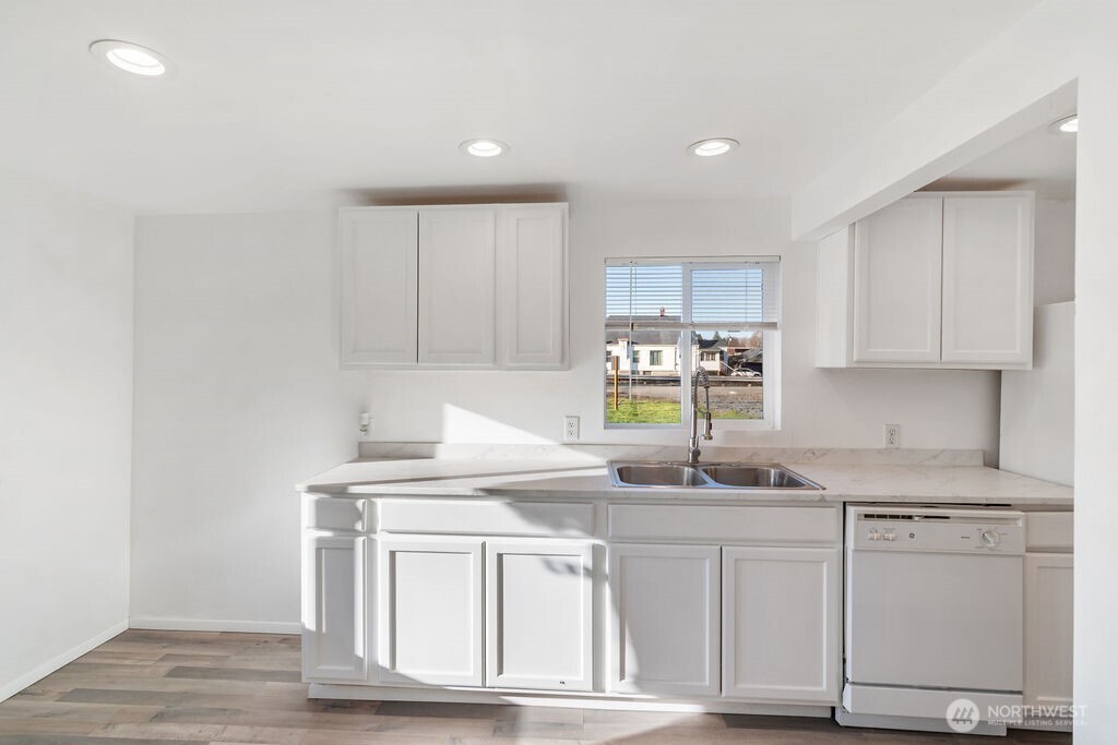 107 E Section Street , Mount Vernon, WA 98273