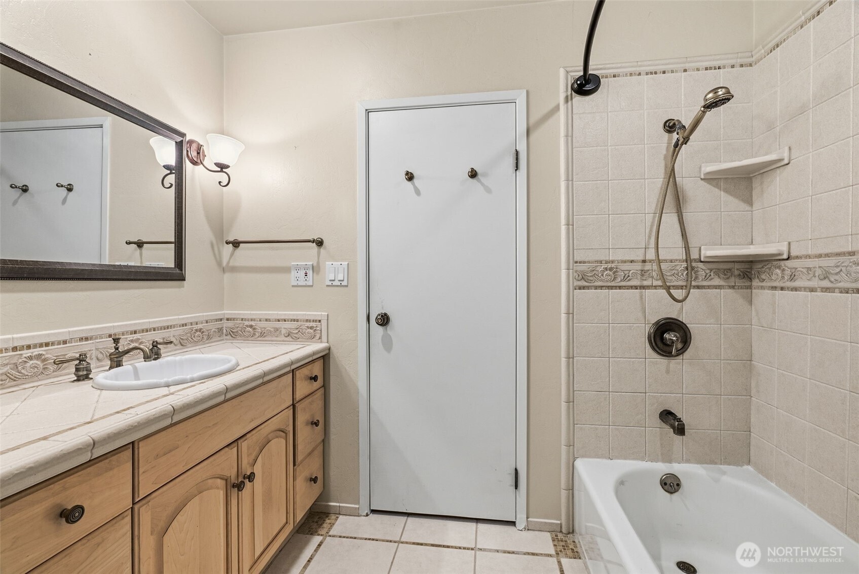 133 W Beacon Hill Drive , Longview, WA 98632