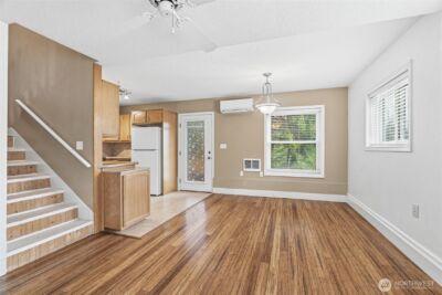 133 W Beacon Hill Drive , Longview, WA 98632 - Photo 2